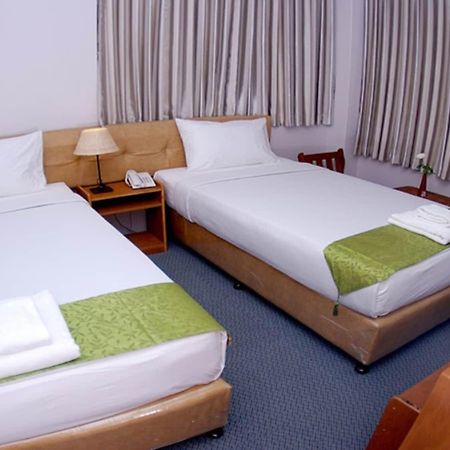 Holiday Hotel Янгон Екстер'єр фото