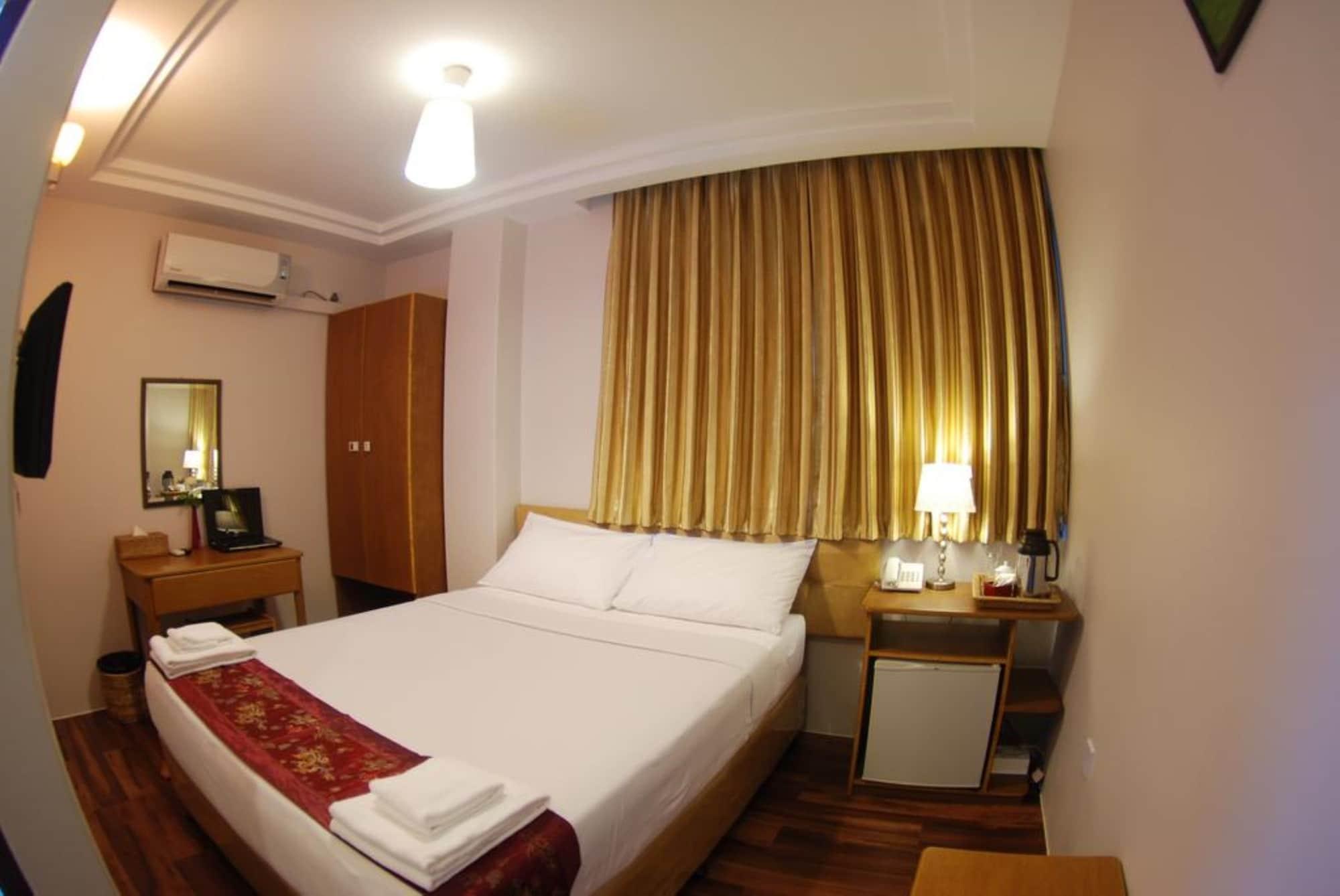 Holiday Hotel Янгон Екстер'єр фото