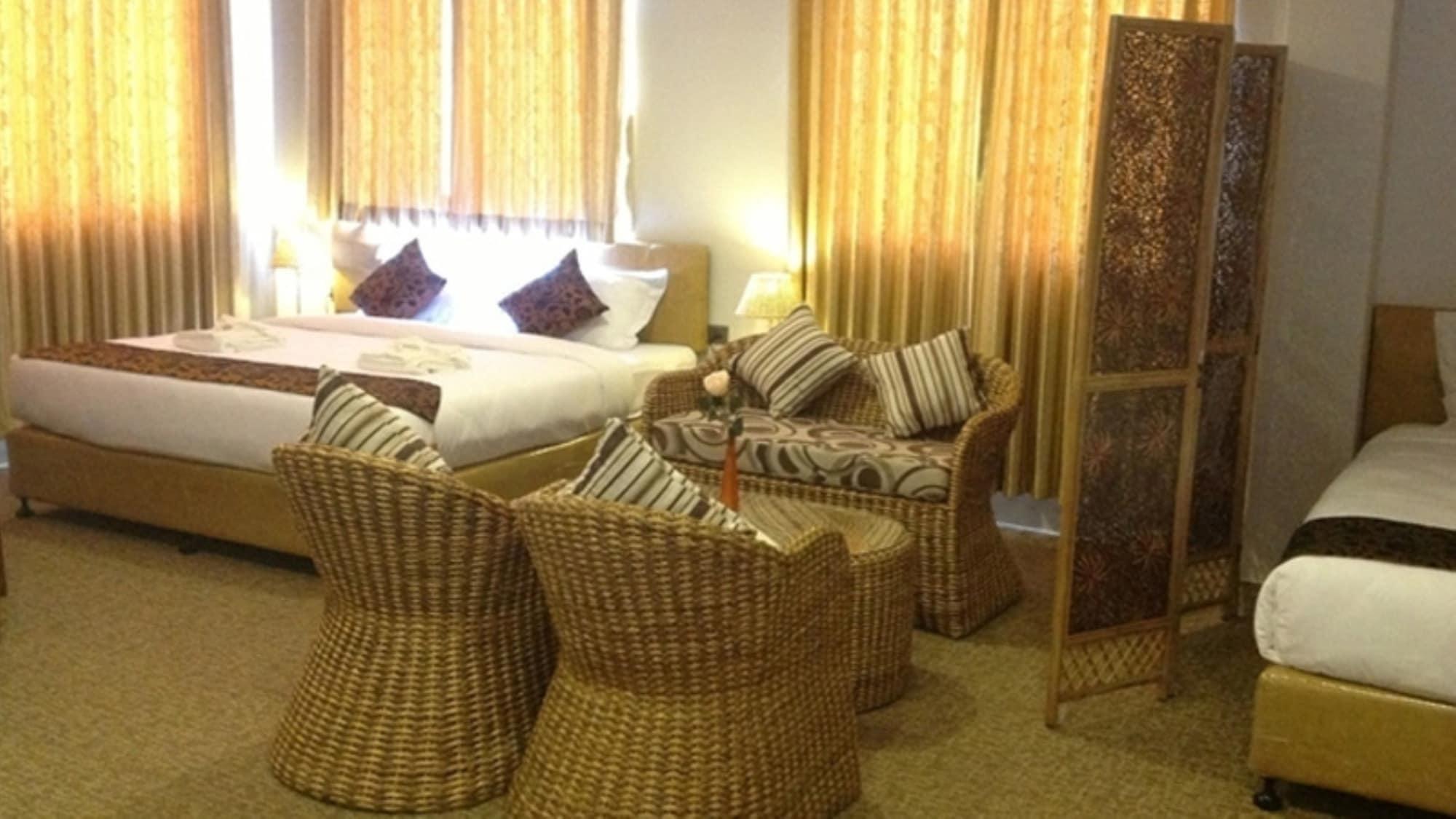 Holiday Hotel Янгон Екстер'єр фото
