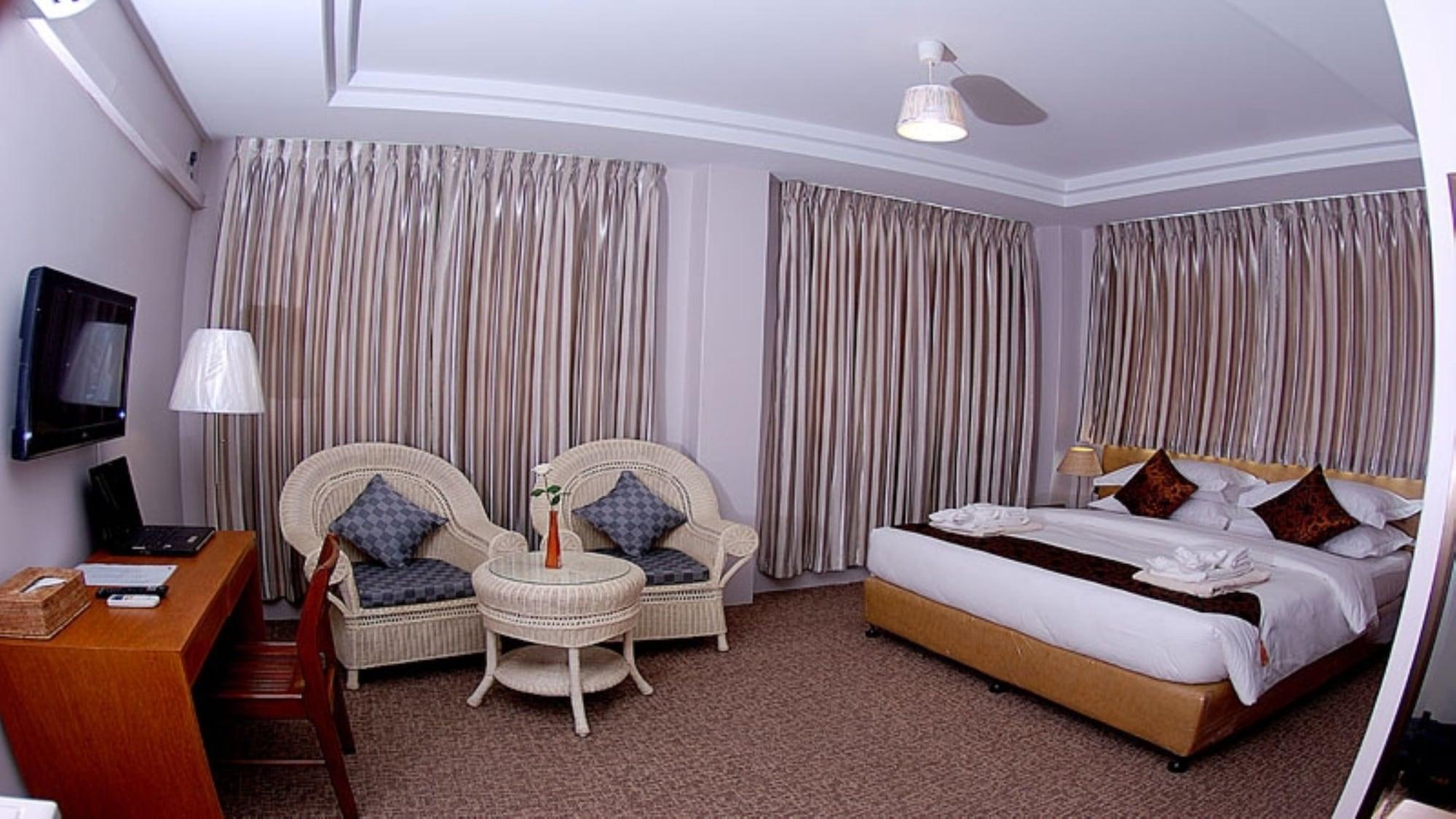 Holiday Hotel Янгон Екстер'єр фото