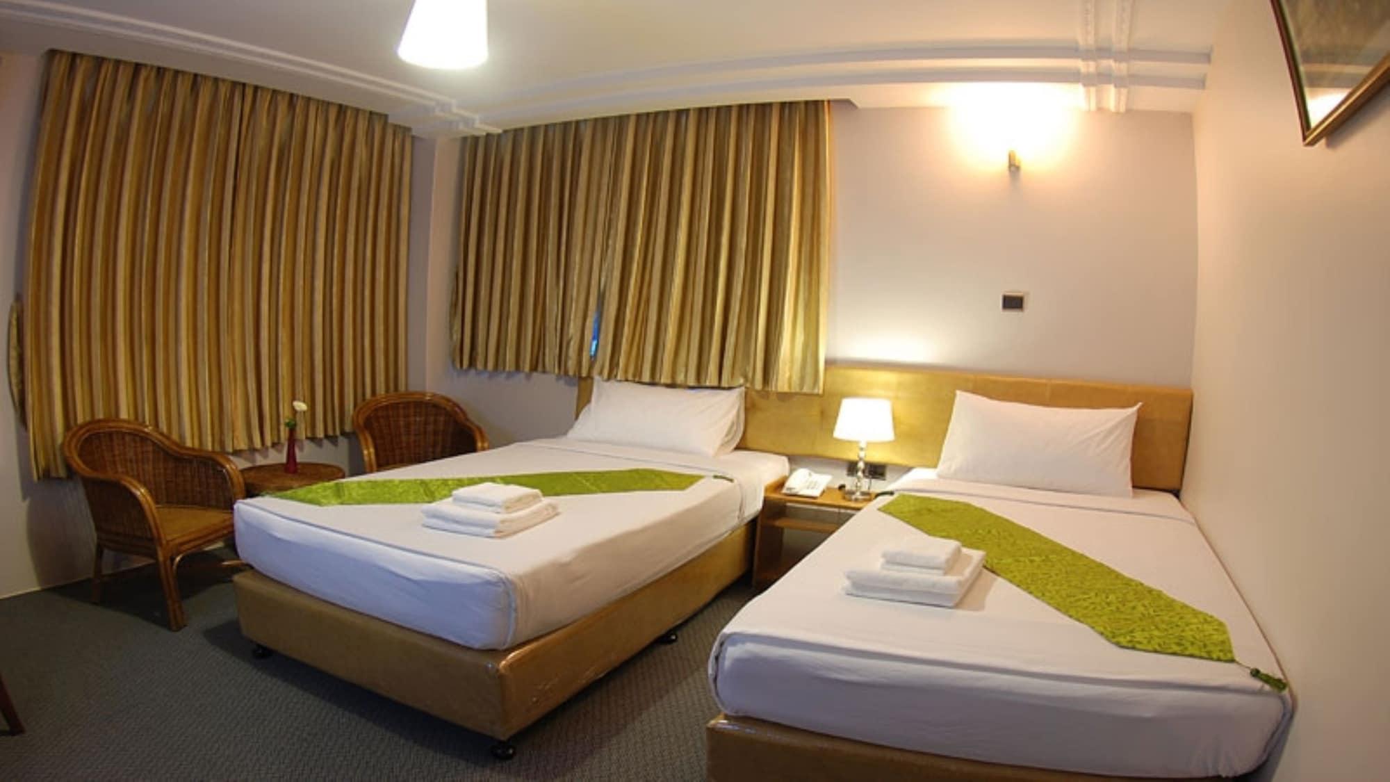 Holiday Hotel Янгон Екстер'єр фото
