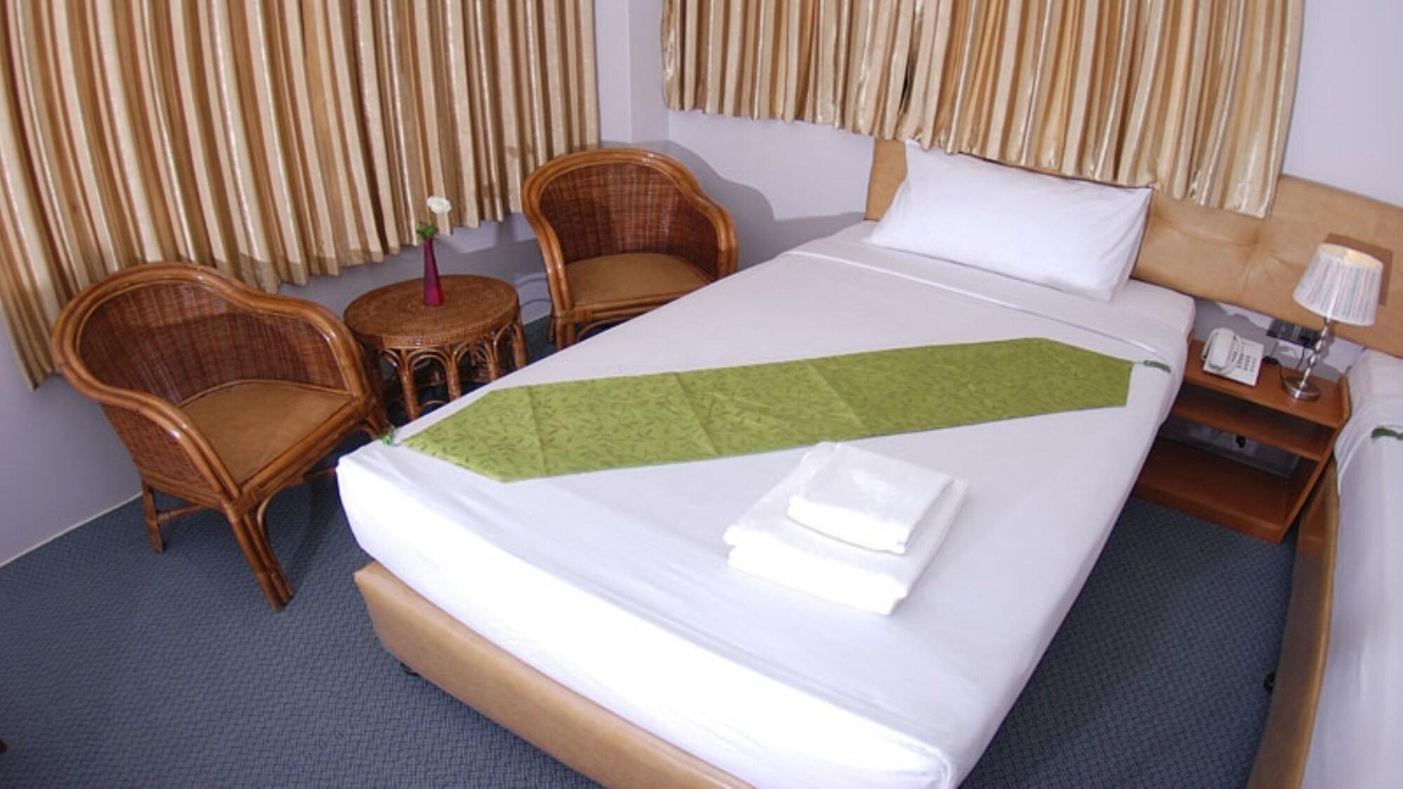 Holiday Hotel Янгон Екстер'єр фото