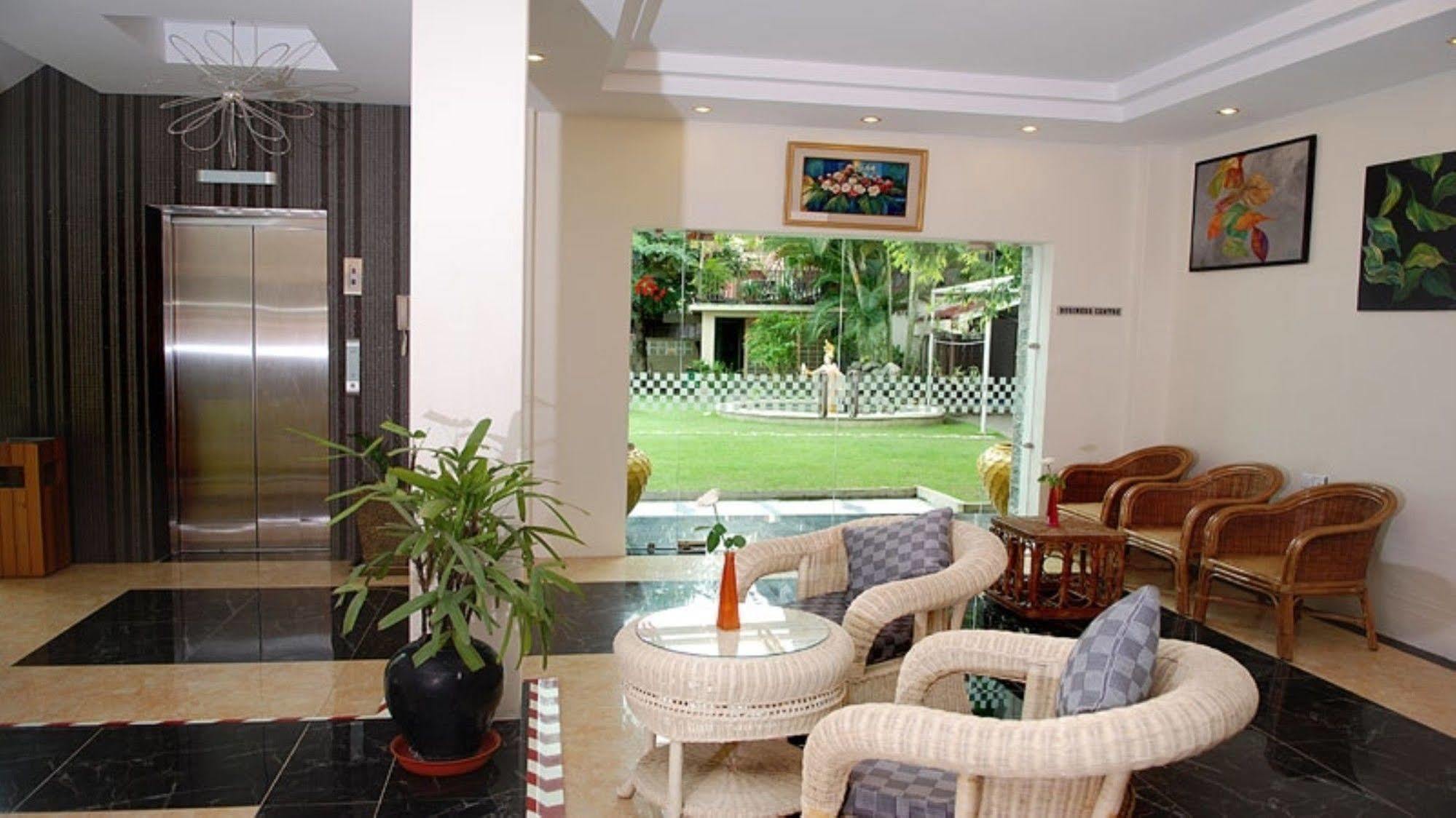 Holiday Hotel Янгон Екстер'єр фото